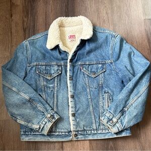 Vintage Levi’s 46R Sherpa-Lined Jean Jacket – Classic & Cozy